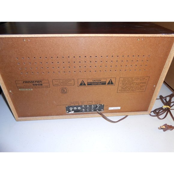 SOUNDESIGN 5958 AM/FM Stereo Receiver w/ Cassette Recorder/Player 8 track Player - Picture 10 of 12